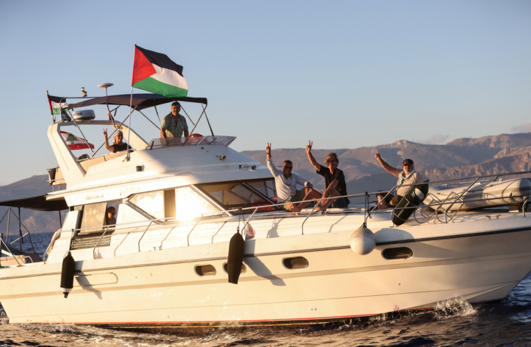 Humanitárna flotila pre Gazu vyplávala z Grécka napriek varovaniam Izraela