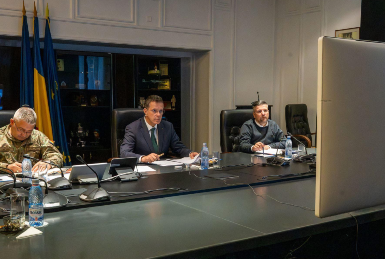 Zbrojári v EÚ nezvládnu využiť miliardové eurofondy, tvrdí rumunský minister