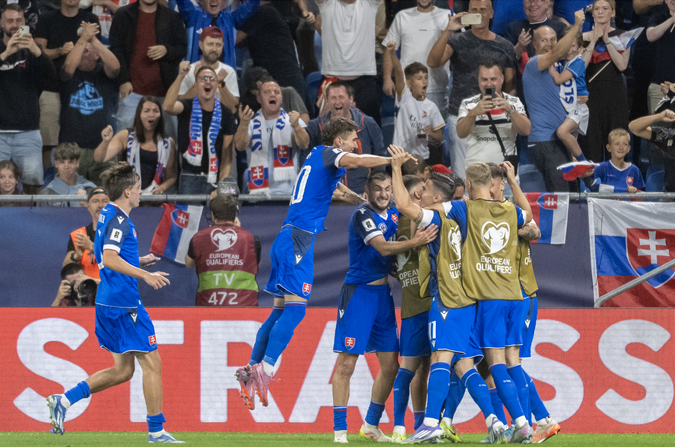 Slováci senzačne zdolali Nemecko 2:0. Skórovali Hancko a Strelec