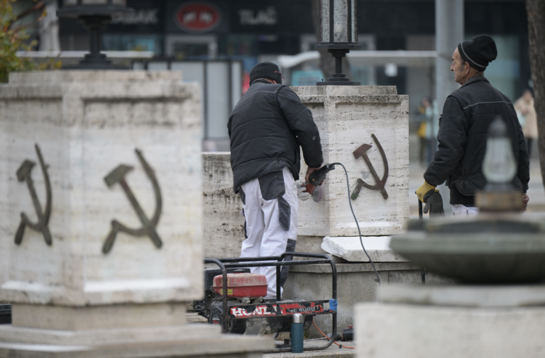 Pamätník Červenej armády v Košiciach zatiaľ ohradia, o osude rozhodne posudok
