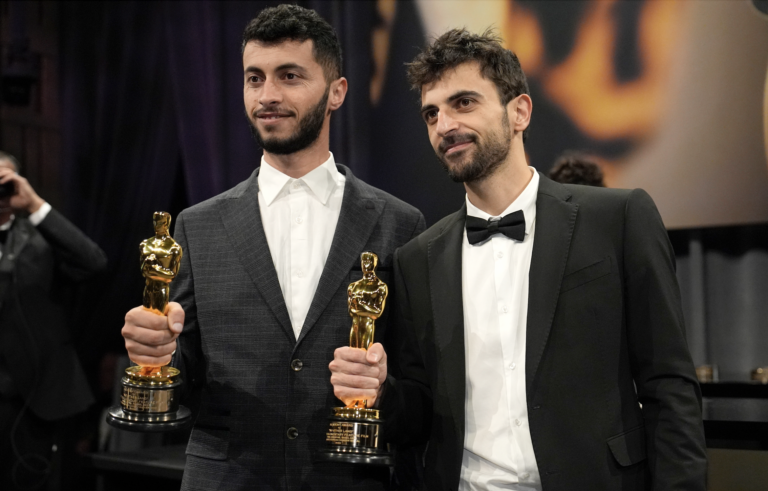 Oscarový palestínsky režisér tvrdí, že jeho dom prepadli izraelskí vojaci