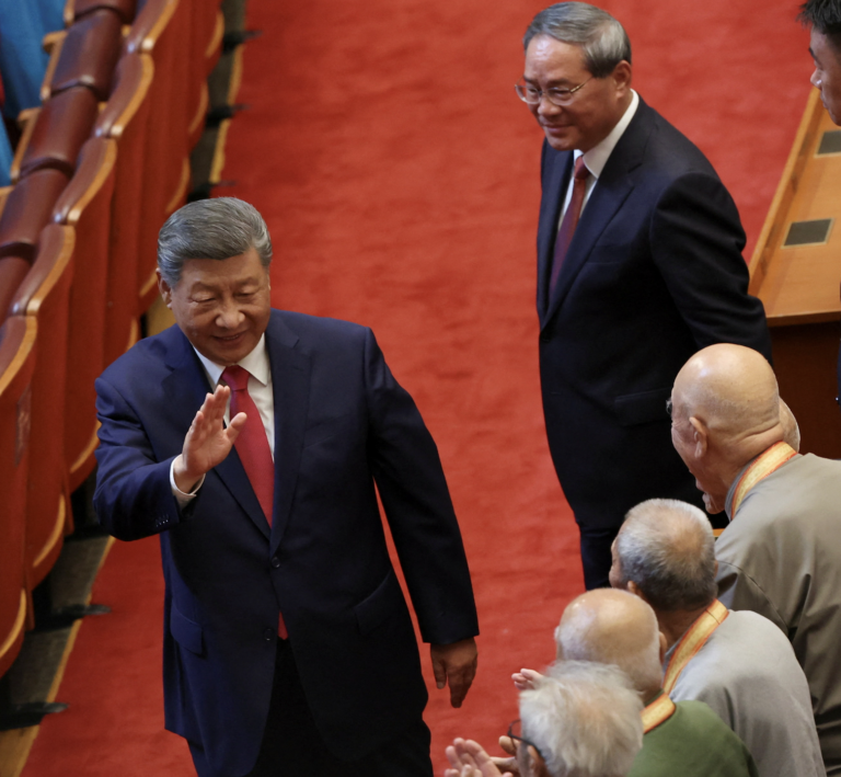 Čína obviňuje USA zo šikanovania pre clá na nákup ruskej ropy