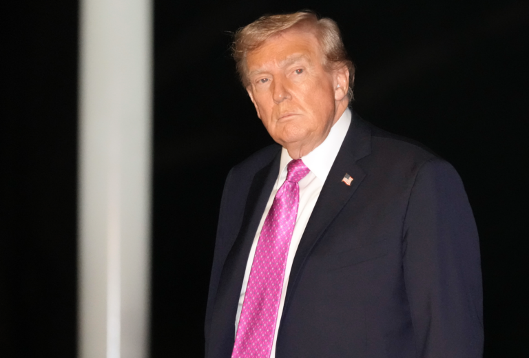 Americké sily zasiahli plavidlo z Venezuely, Trump hovorí o narkoteroristoch