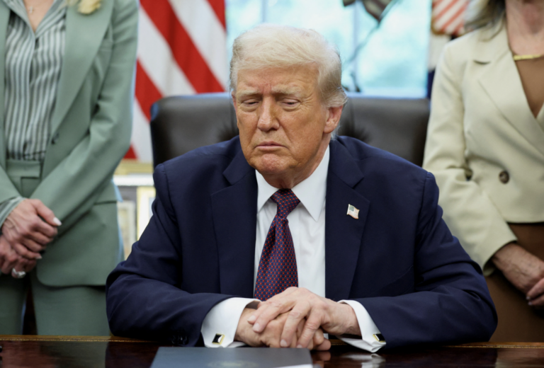 American Democrats seek compromise, Trump decides on budget