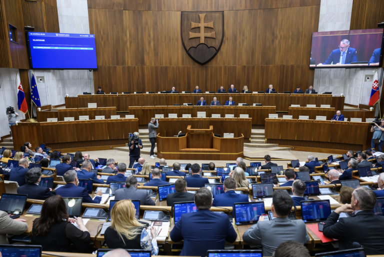 Konsolidačný balík je v druhom čítaní, všetci prítomní hlasovali „za“