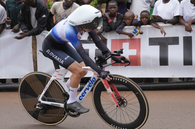 Slovenská cyklistka nesie domov striebro z majstrovstiev sveta