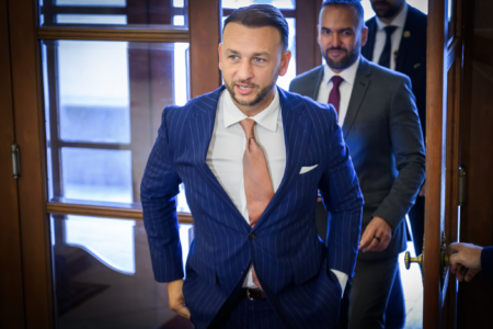 Šutaj Eštok: Spojenie Lajčáka s Epsteinom vrhá tieň na suverenitu Slovenska