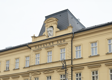 Rozdiely v hlasoch voličov v Bratislave posúdi Ústavný súd SR