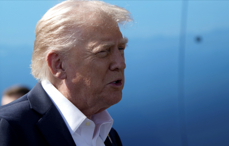 USA zasiahli ďalšiu loď pri Venezuele, zvažujeme aj útoky na pevnine, oznámil Trump