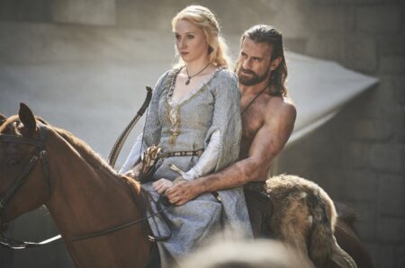 Seriál Strážcovia koruny: história zjednodušená do efektných bitiek