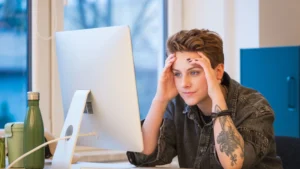 Utopische Erwartungen an den Job, aber oft überfordert: die Gen Z im Büro