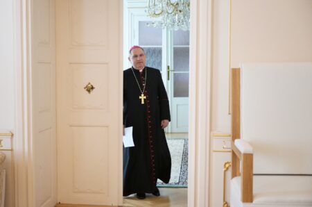 Nový zákonník ide proti ústave aj proti deťom, varujú biskupi