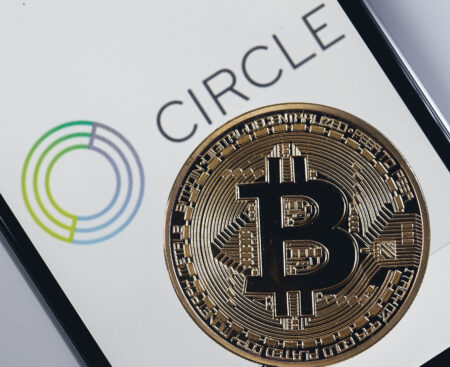 Stablecoiny spôsobia infláciu a zrýchlia rozklad tradičných mien