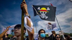 „Gen Z“-Symbol des Widerstands: Die Flaggen mit dem grinsenden Totenkopf