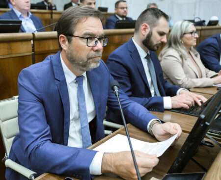 Dvaja matovičovci nečakane priskočili k podpore ústavnej hrádze proti progresivizmu