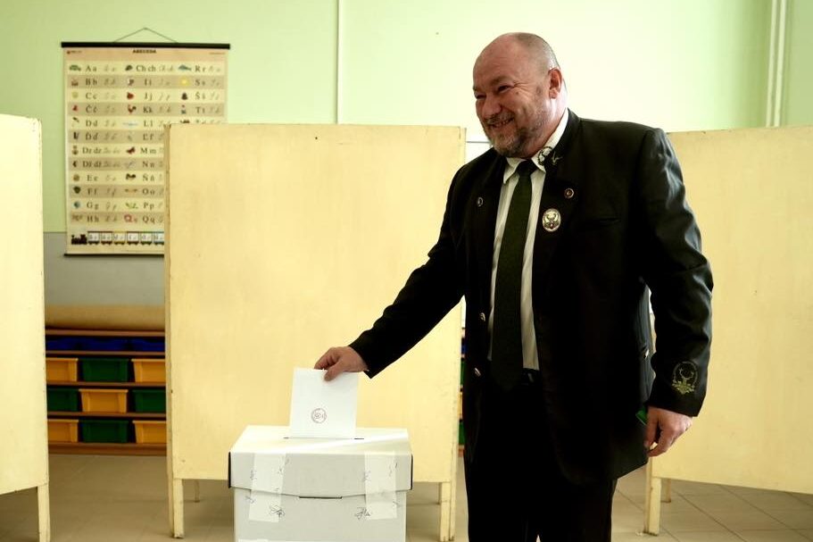 Rudolf Huliak prišiel odvoliť krátko pred deviatou hodinou.  Foto: Rudolf Huliak - Strana Vidieka/FB