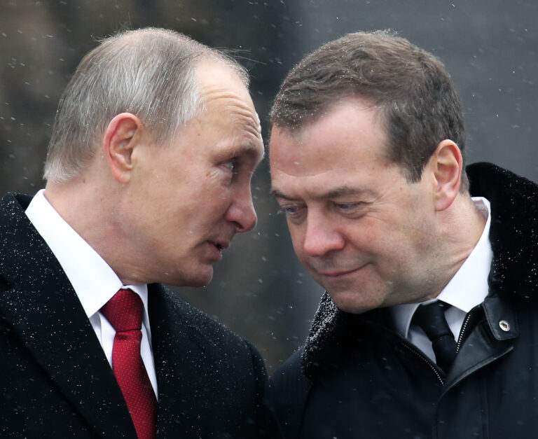 Vladimir Putin und Dmitri Medwedew. Foto: Mikhail Svetlov/Getty Images