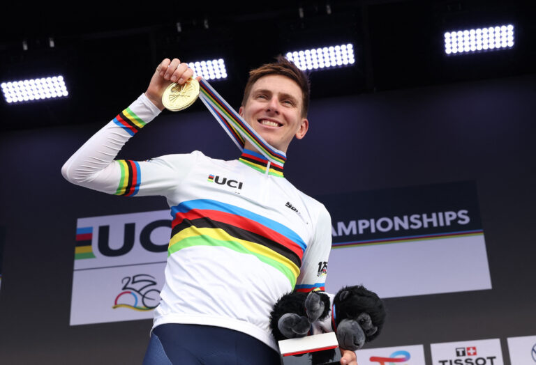 Pogačar sa stal majstrom Európy v cestnej cyklistike, Slováci preteky nedokončili