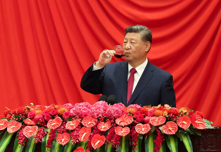 The US wants to ban Chinese aircraft from flying over Russia. Beijing responds with criticism