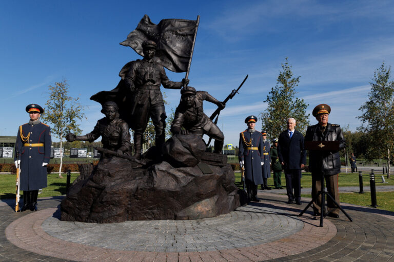 Rusko si uctilo kórejských partizánov a spochybnilo sankcie OSN