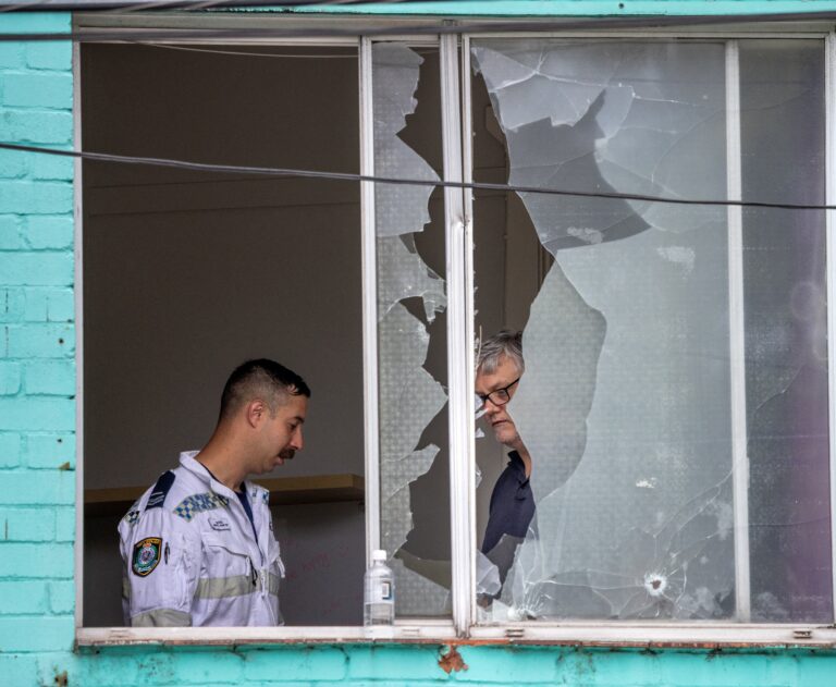 Muž v Sydney vystrelil z bytu až 50 rán, polícia vyšetruje motiváciu