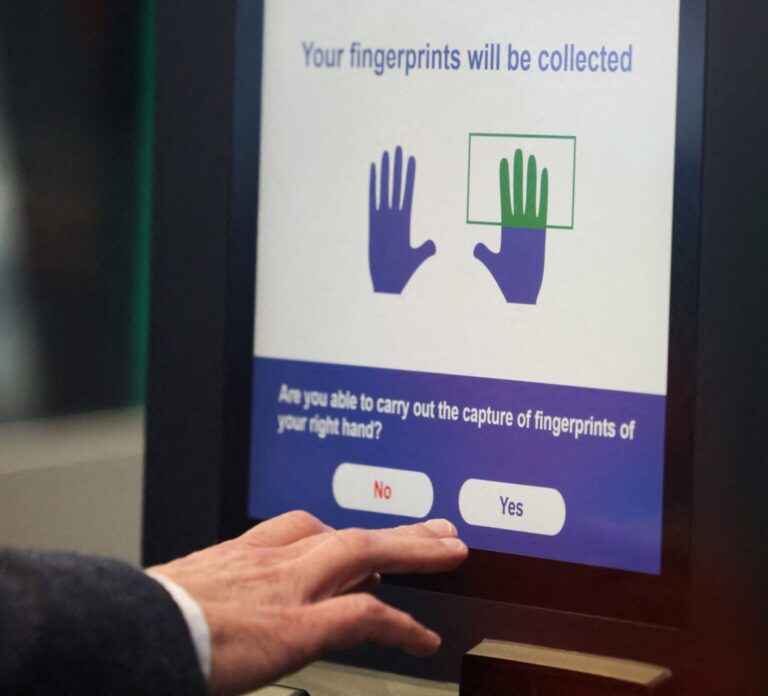 Die EU führt ein digitales Grenzsystem ein, Passstempel werden durch Biometrie ersetzt