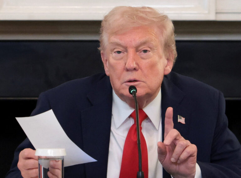 Trump potvrdil zrušenie samitu s Putinom, schôdzku chce neskôr