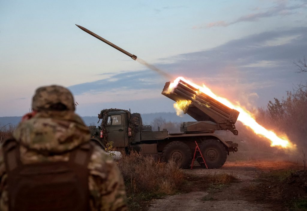 Salvový raketomet BM-21 Grad ukrajinskej armády. Foto: Anatolii Stepanov/Reuters