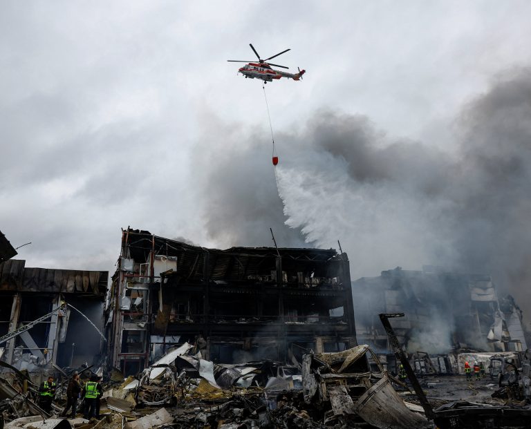 Nach russischem Luftangriff in Kiew werden Verletzte gemeldet, darunter auch Kinder