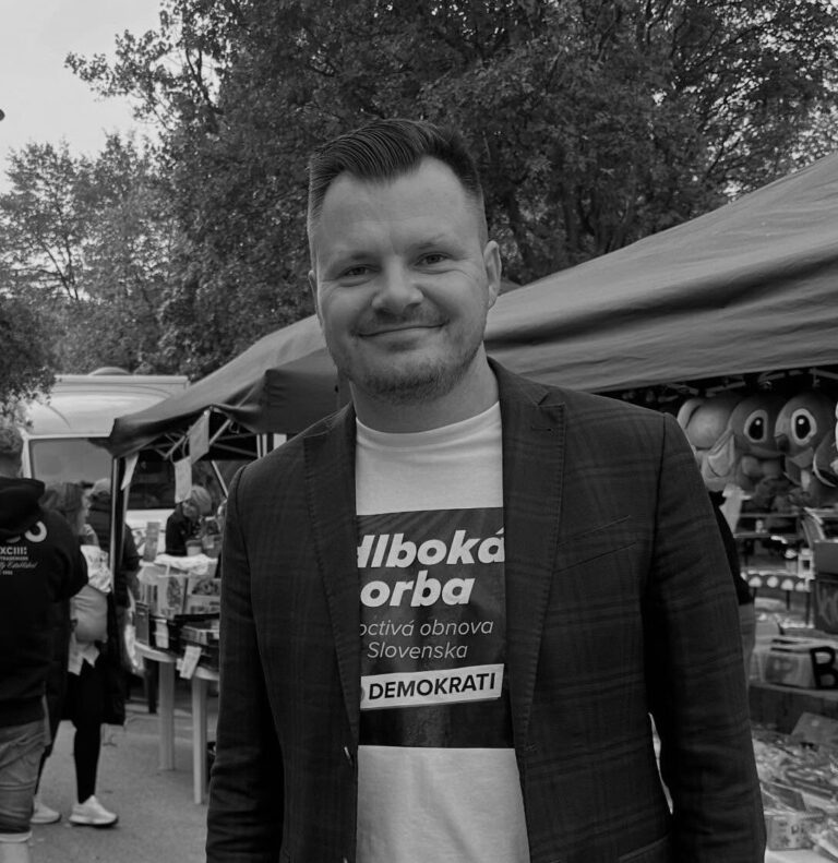 Nehoda pri Blatnom si vyžiadala život člena Demokratov Michala Pavlíka