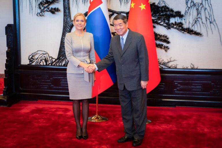 Saková rokovala v Pekingu o investíciách, AI a rozšírení exportu