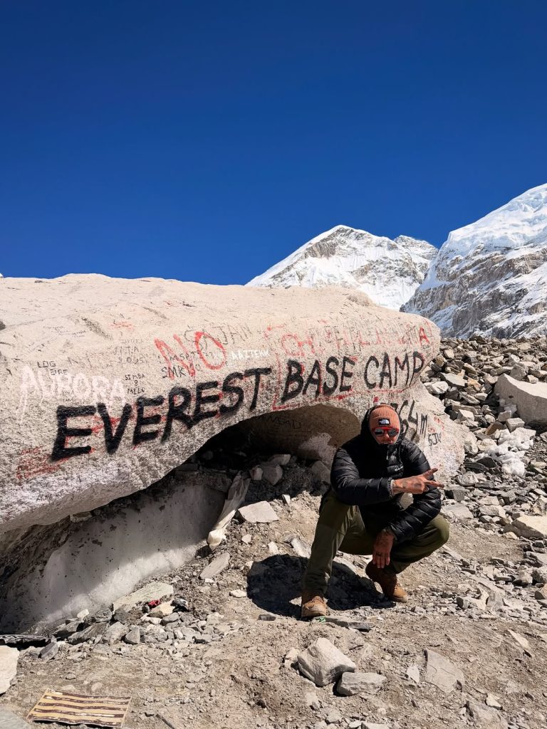 Separova maľba v Himalájach pobúrila verejnosť aj miestnych sprievodcov