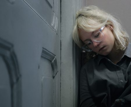 Sängerin ängstigt Putins Regime: Wegen „Diskreditierung der Armee“ drohen ihr 7 Jahre Haft