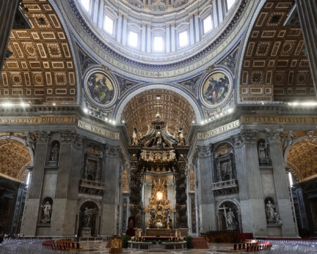 Ďalšie znesvätenie v Bazilike svätého Petra. Aká bola pápežova reakcia?