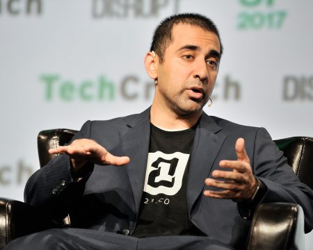 Politika veľkých protokolov: ako kód prepisuje moc