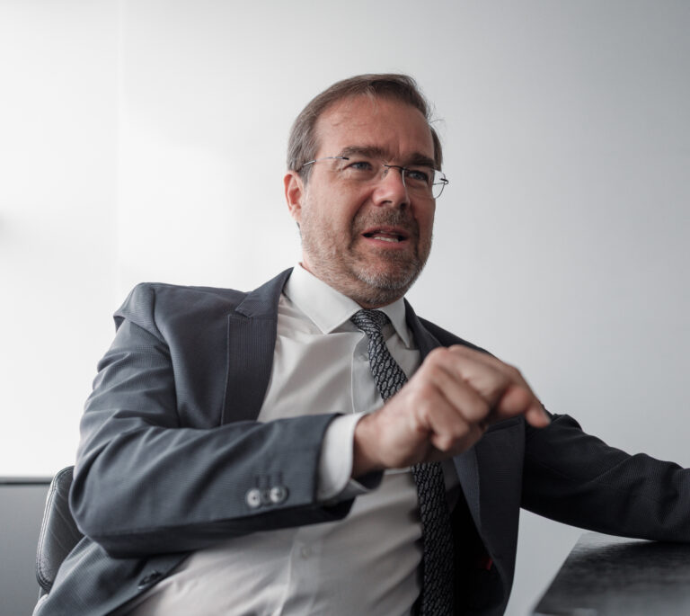 Krajčí kritizuje Šaška za stabilizačný príspevok pre sestry