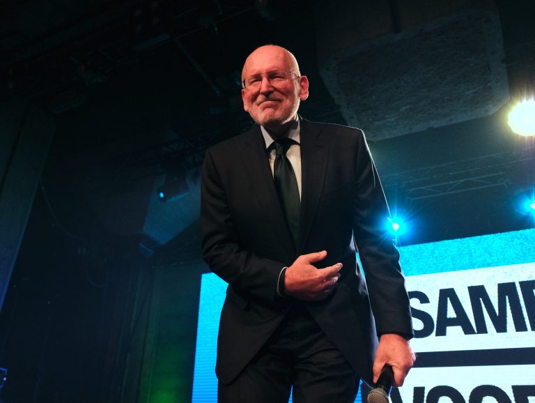 Timmermans po volebnom neúspechu odchádza z čela bloku Zelených a Strany práce