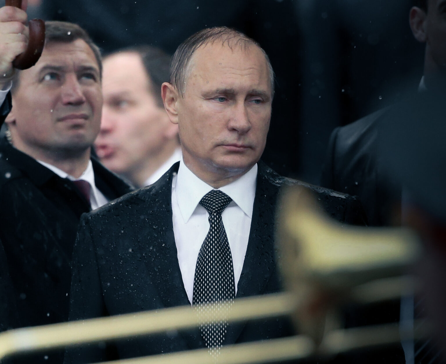 Vladimir Putin na vojenskej prehliadke.