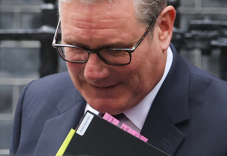 Starmer travels to summit in Egypt to thank Trump in person