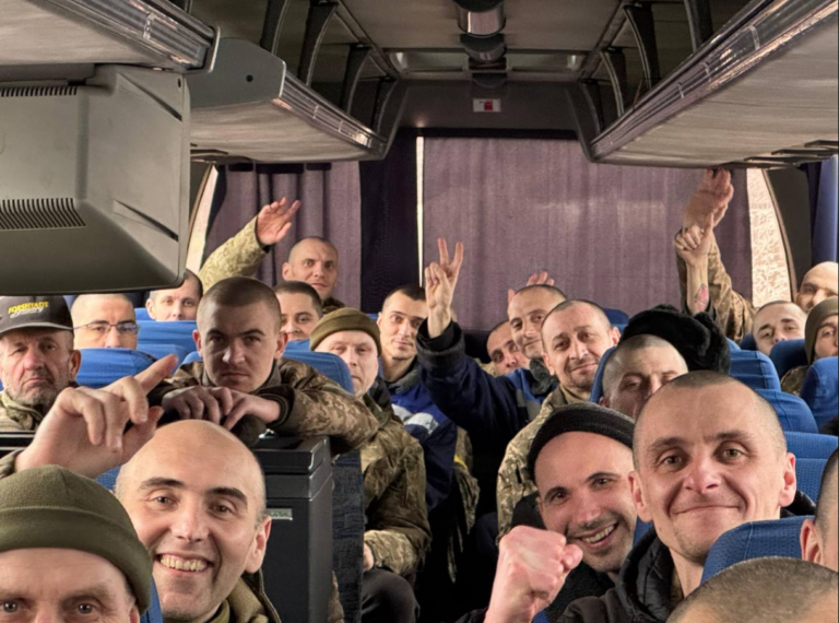 Rusko a Ukrajina si vymenili vojnových zajatcov, medzi nimi sú aj civilisti