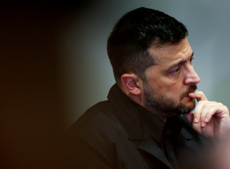 Kyjev rieši kritický nedostatok nafty, Zelenskyj rokuje