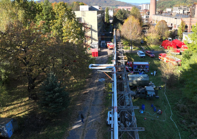 Polícia začala po zásahu v chemickom závode v Hnúšti trestné stíhanie