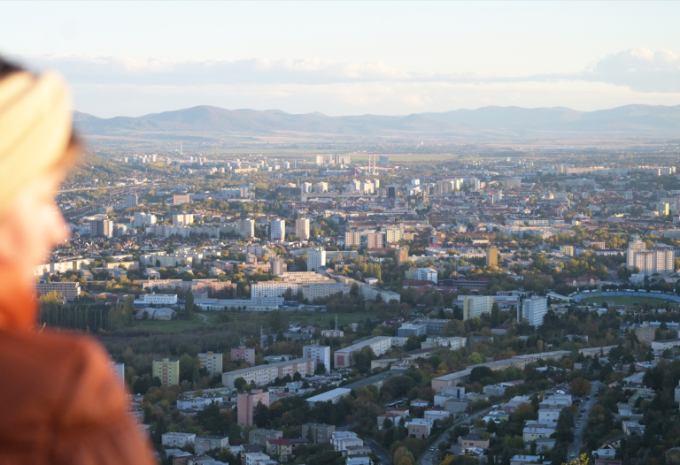 Zníženie počtu mestských častí v Košiciach ušetrí milióny eur, tvrdí Šimko