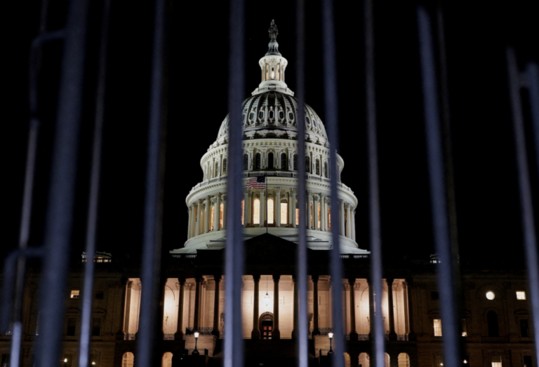 USA in “shutdown”: Senate rejects proposals, government halts operations