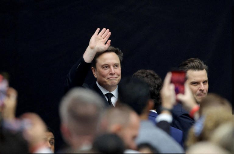 Najbohatší muž histórie. Elon Musk prekonal 500 miliárd, mieri k biliónu