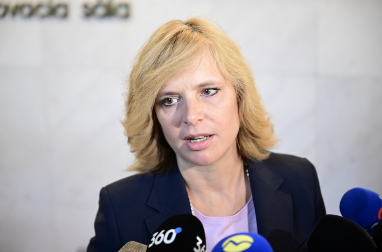 Remišová prepočítala spot o pláne obnovy. Úrad Kmeca predraženosť odmieta