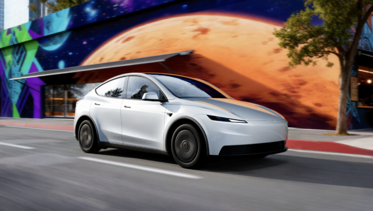 Musk predstavil dostupné Tesly, ich cena však sklamala investorov