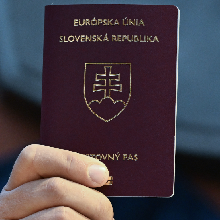 Slovenský pas patrí medzi päť najsilnejších na svete