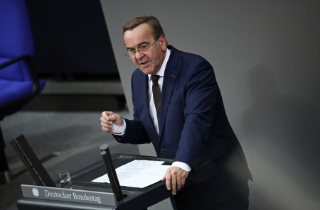 Berlín schválil rekordné obranné výdavky za 50 miliárd eur