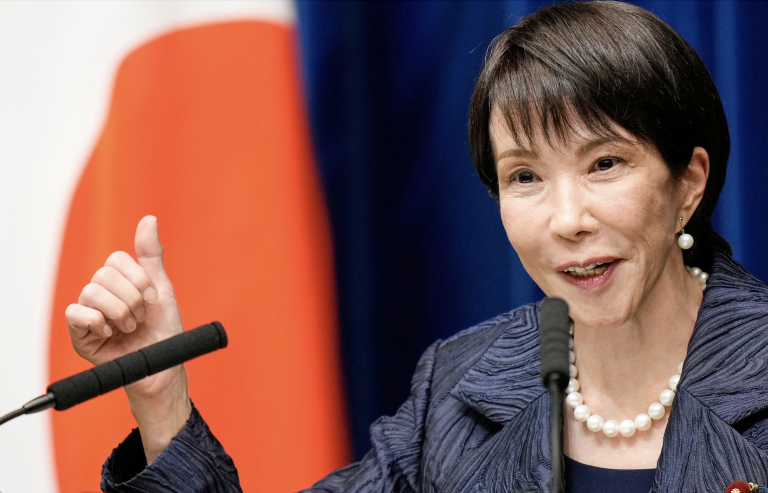 Prvá japonská premiérka zrýchľuje zbrojenie, čaká na Trumpovu návštevu